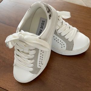 Like New Steve Madden Little Girls Sneakers